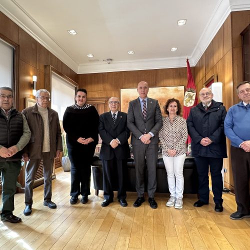 El alcalde de León recibe a una representación del órgano de gobierno de la Asociación Leonesa de Caridad