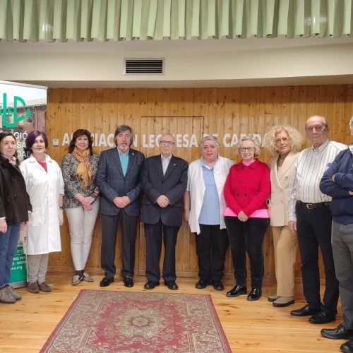 La Cofradía del Pendón de San Isidoro renueva su compromiso con la Asociación Leonesa de Caridad